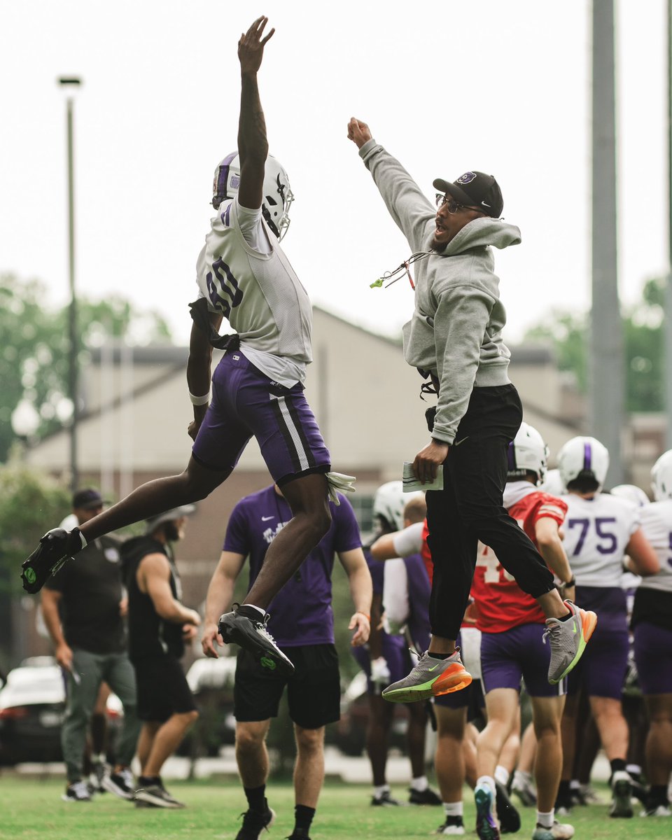 UCA_Football's tweet photo. Camp reps 😮‍💨

#BearClawsUp x #FearTheStripes https://t.co/rqmql88qSe