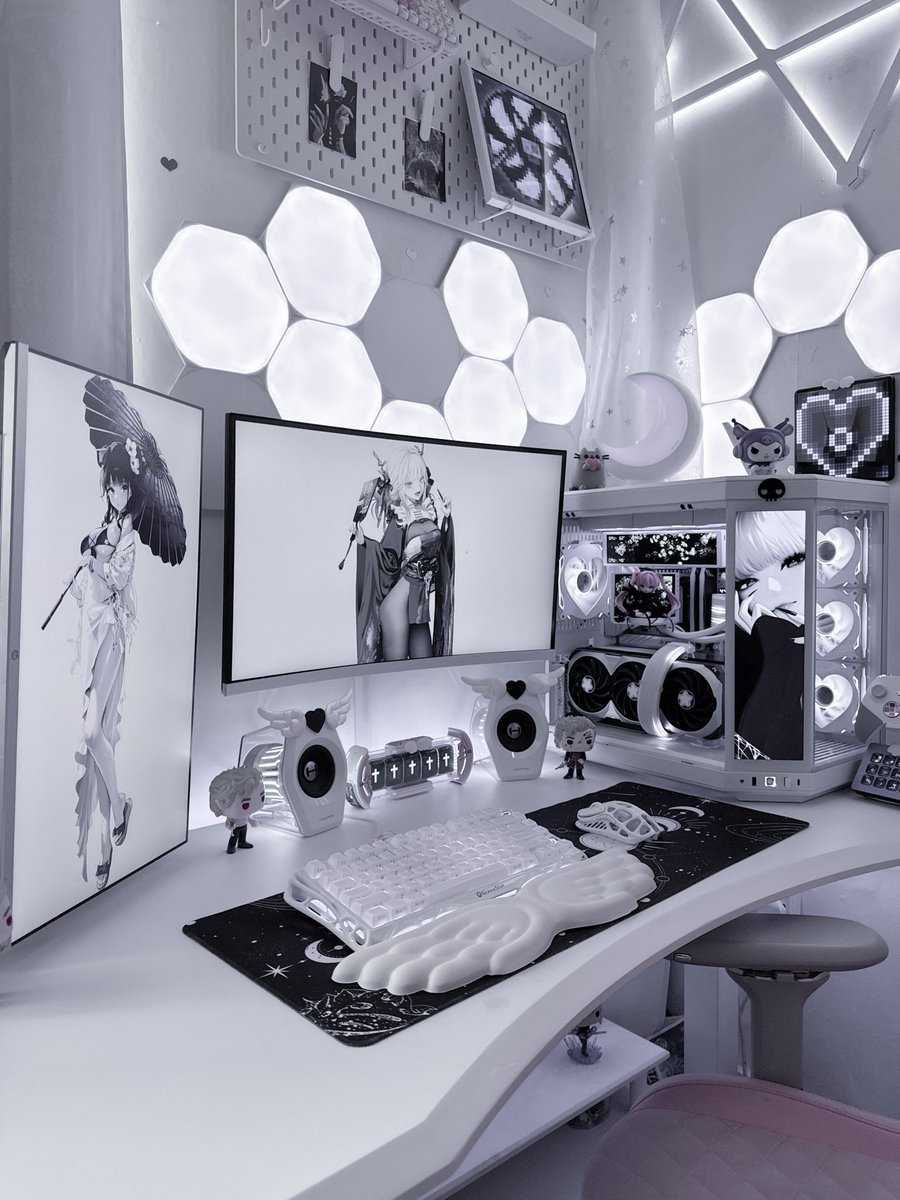 MochiFlurry's tweet photo. I love my setup like this…but the need for some purple always creeps back in after a while 💜😅 https://t.co/heTdclIxqY