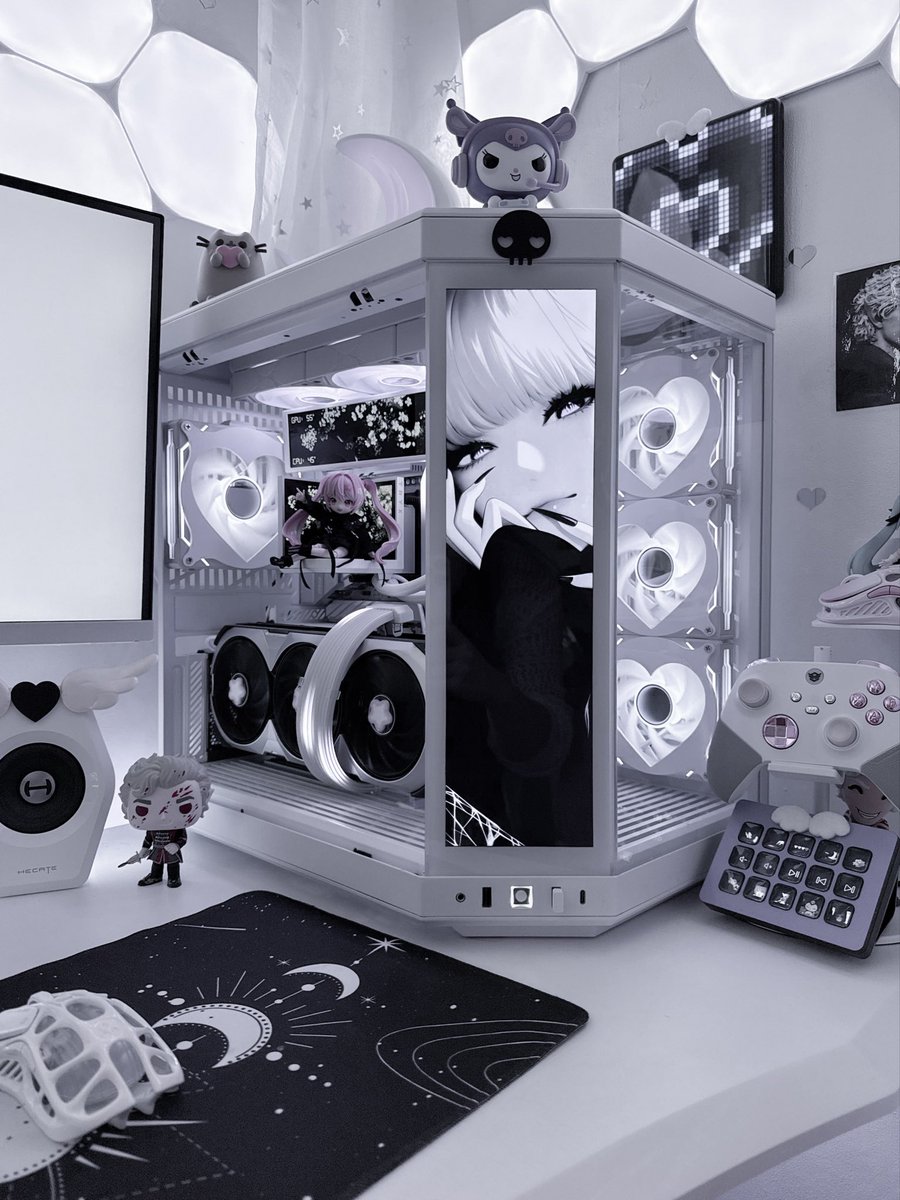 MochiFlurry's tweet photo. I love my setup like this…but the need for some purple always creeps back in after a while 💜😅 https://t.co/heTdclIxqY