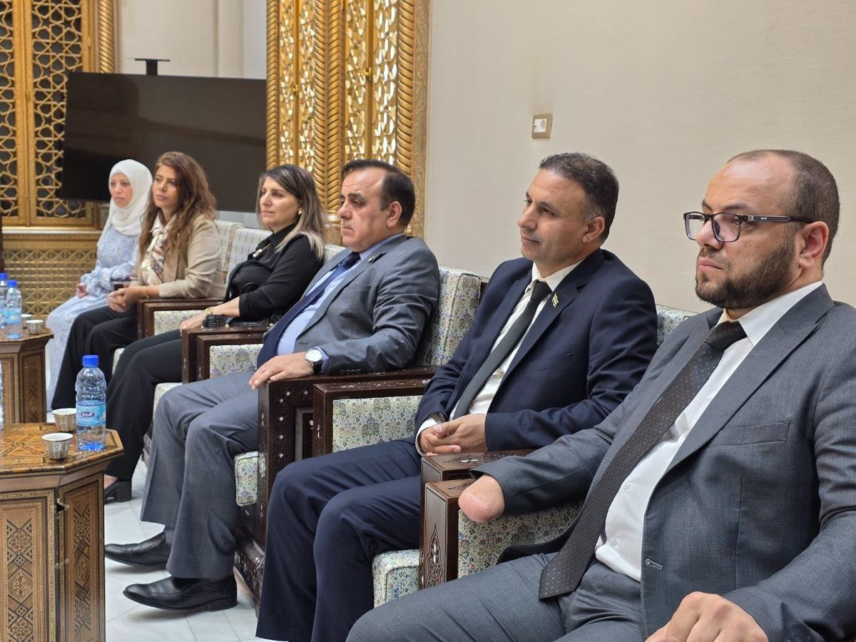 SyriaPeAs's tweet photo. استقبل السيد رئيس مجلس الشعب الدكتور "عبد الحميد العواك" وفداً من الهيئة الوطنية للعدالة الانتقالية برئاسة السيد "عبد الباسط عبد اللطيف". 

​وبحث الجانبان سبل تطوير الأطر القانونية وتعزيز التعاون والتنسيق بينهما لدعم مسار العدالة الانتقالية في سورية. 

#مجلس_الشعب_السوري https://t.co/Y5c0SygXlY