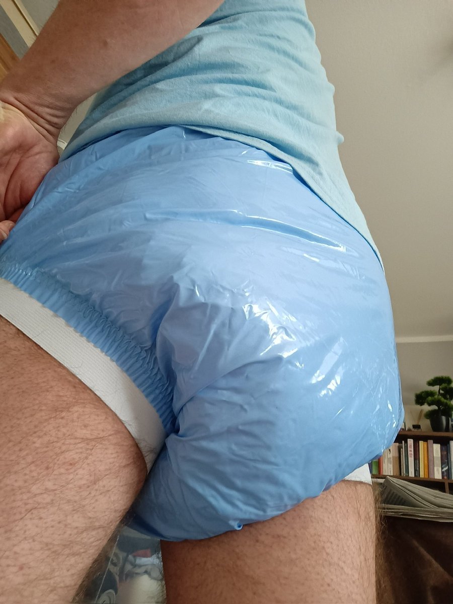 TOMHAE75's tweet photo. Tom 50 betaloser aus Germering immer auf der Suche nach #herrin #alphas oder #alphaPaar die mich erziehen und erniedrigen 
#betaloser #beta #loser #sissy #diaper #diapersissy #windelfetisch #abdl #ageplay #humiliation #regression https://t.co/DiQJ6MG83P