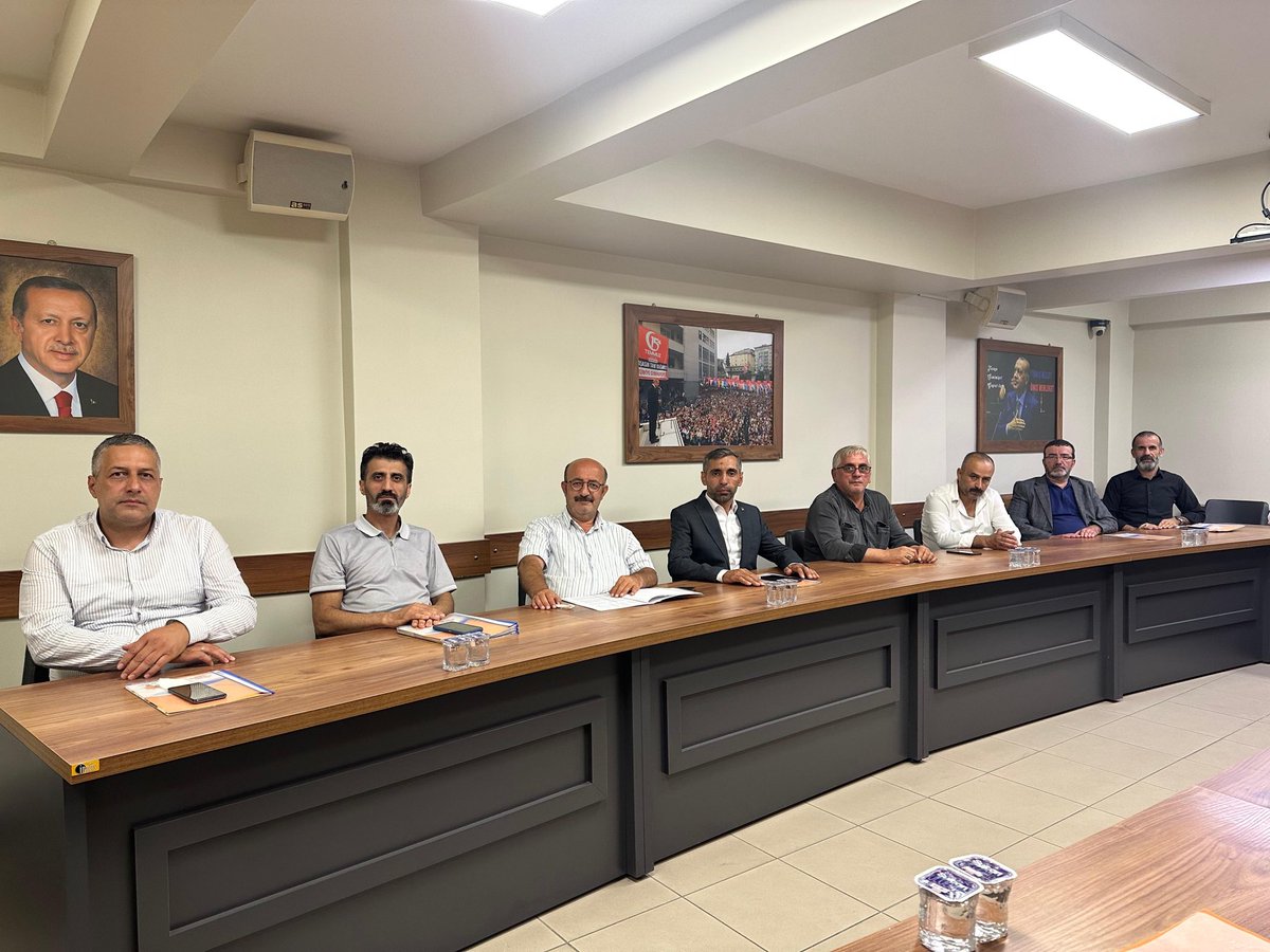 inegol_akparti's tweet photo. Haftalık Olağan Merkez Mahalle Başkanları Toplantımız Teşkilat Başkan Yardımcımız Sn. Murat Kani Başkanlığında Yerel Yönetimler Birim Başkanı Sn. Orhan Yalçınyiğit ve Belediye Meclis Üyemiz Sn. Sadettin Erdoğan’ın katılımları ile gerçekleştirildi.

#AKİnegöl https://t.co/XiYf4tKU9v