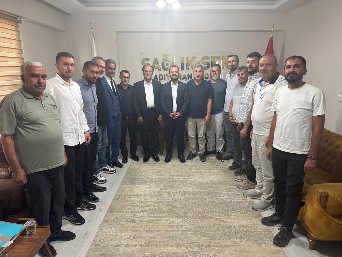 adymnsagliksen's tweet photo. 📢 Sağlık-Sen Adıyaman Şubemizde İlçe Başkanlıklarında Görev Değişimi

Teşkilat yapımızı daha da güçlendirmek, sendikal mücadelemizi daha etkin bir şekilde sürdürmek ve üyelerimize daha güçlü hizmet sunmak amacıyla İlçe Başkanlıklarımızda görev değişimi gerçekleştirilmiştir.

Bugüne kadar İlçe Başkanlığı görevini büyük bir özveri, fedakârlık ve sorumluluk bilinciyle yerine getirerek sendikamıza, teşkilatımıza ve üyelerimize önemli katkılar sunan tüm İlçe Başkanlarımıza emekleri ve gayretleri için gönülden teşekkür ediyoruz.

Kendilerinin bundan sonraki süreçte de aynı inanç ve kararlılıkla sendikal mücadelemize destek vermeye devam edeceklerine yürekten inanıyoruz.

📌 Yeni İlçe Başkanlarımız şu şekilde belirlenmiştir:

🔹 Merkez İlçe Başkanı: Kadir FIRAT
🔹 Kahta İlçe Başkanı: Süleyman TUNCEL
🔹 Besni İlçe Başkanı: Memet BAHÇE
🔹 Sincik İlçe Başkanı: Abuzer ÖZBAY
🔹 Gölbaşı İlçe Başkanı: Muhammed SIRIKLI
🔹 Samsat İlçe Başkanı: Fatih ÖLKER
🔹 Tut İlçe Başkanı: Mahmut TEKE
🔹 Çelikhan İlçe Başkanı: Şamil BULUT
🔹 Gerger İlçe Başkanı: Mehmet Burak DOLAŞ

Görevi devralan İlçe Başkanlarımıza yeni görevlerinde üstün başarılar diliyor; bu görevlendirmenin teşkilatımıza, üyelerimize ve sağlık camiamıza hayırlı olmasını temenni ediyoruz.

Sağlık-Sen olarak birlik, beraberlik ve dayanışma ruhuyla; üyelerimizin hak, hukuk ve kazanımlarını korumak ve geliştirmek için aynı azim, kararlılık ve sorumluluk anlayışıyla çalışmaya devam edeceğiz.

Durmadan, yorulmadan, ilk günkü heyecanla…

Birlikte üretiyor, birlikte büyüyor, birlikte başarıyoruz.

 Yeni görev dağılımımızın teşkilatımıza, üyelerimize ve tüm sağlık camiamıza hayırlı olmasını diliyoruz.

Yakub ÇELİK
Yönetim Kurulu Adına
Sağlık-Sen Adıyaman Şube Başkanı