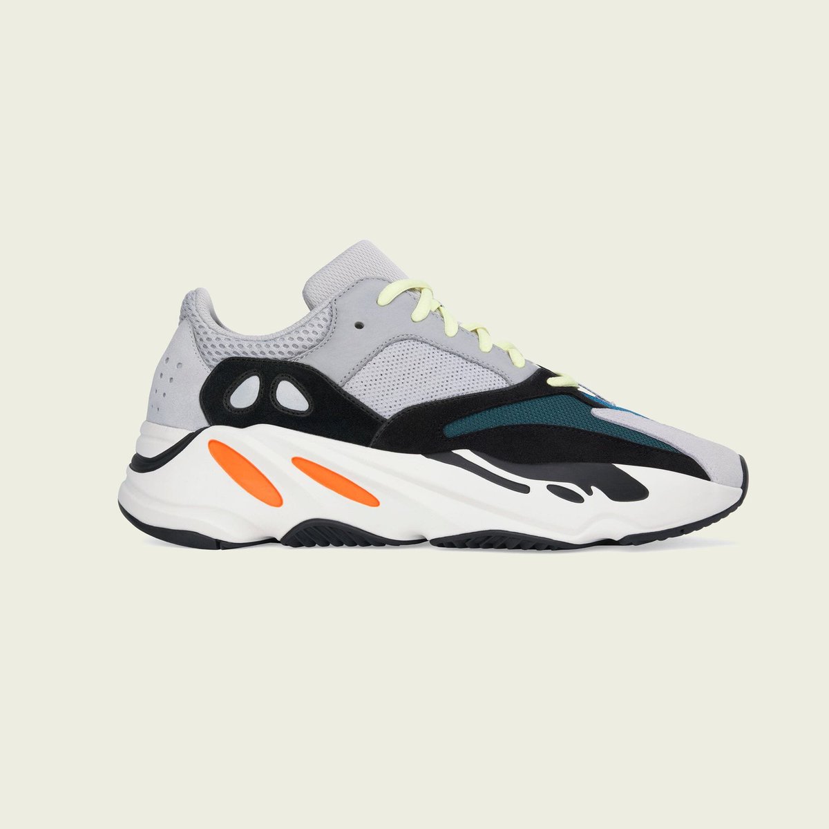 KicksFinder's tweet photo. Yeezy 700 -> Yeezy 800 🌊

Which do you prefer? https://t.co/w7SytXWyFO