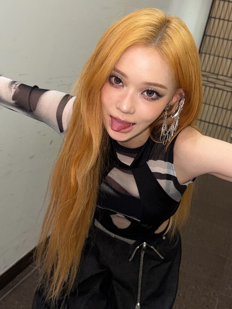 joyminjeong's tweet photo. 😛 https://t.co/ouy6jJO84I