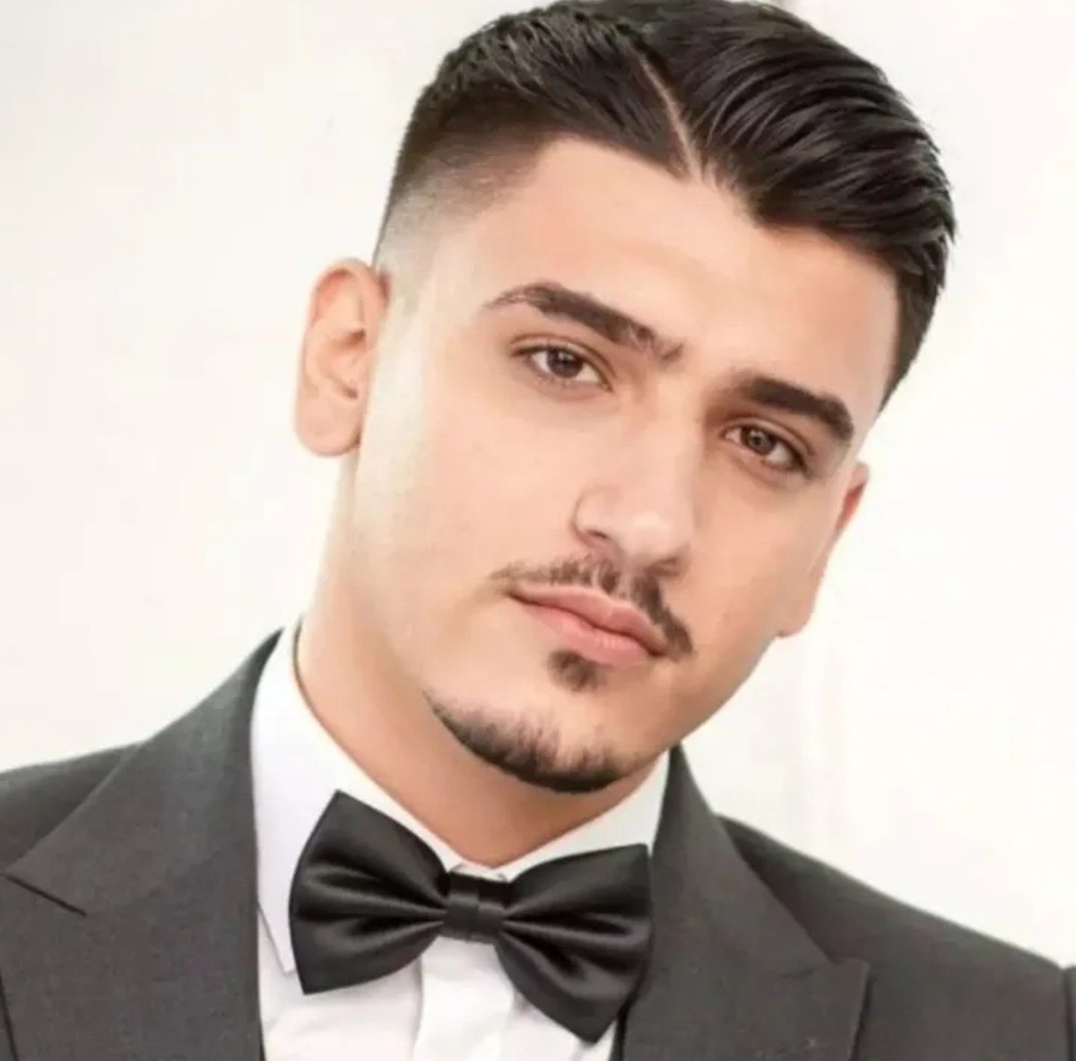 sferi9338's tweet photo. حیف این همه زیبایی💔🖤
جاویدنام #علیرضا_صیدی https://t.co/IXGCv0mCnd