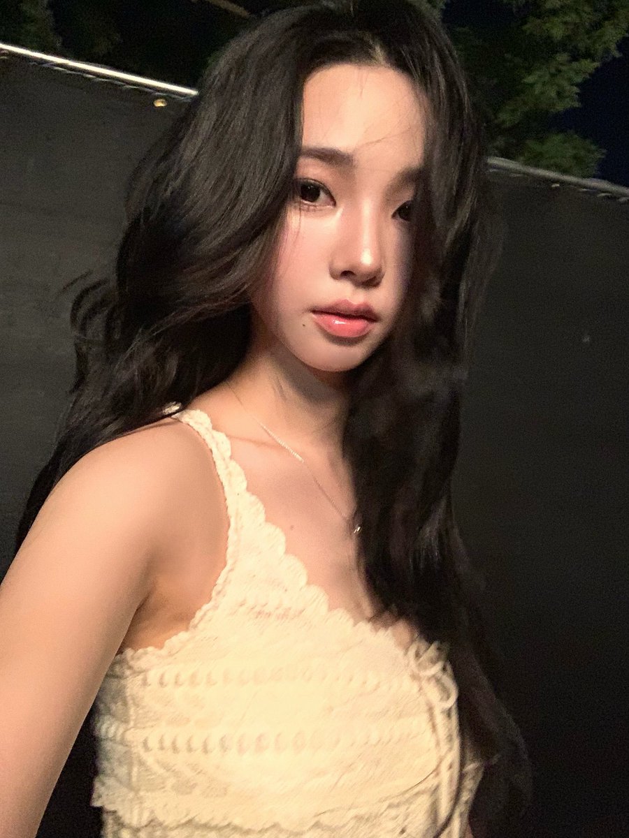 esmeblus's tweet photo. Sekarang kita tau kan alasan kenapa tbtb si mas jago selca? https://t.co/lUb3ebgM4V