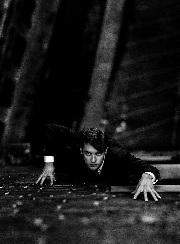 TheCinesthetic's tweet photo. Tobey Maguire photographed by Don Burgess, 2002 📸 https://t.co/ngQ4HCRvLg