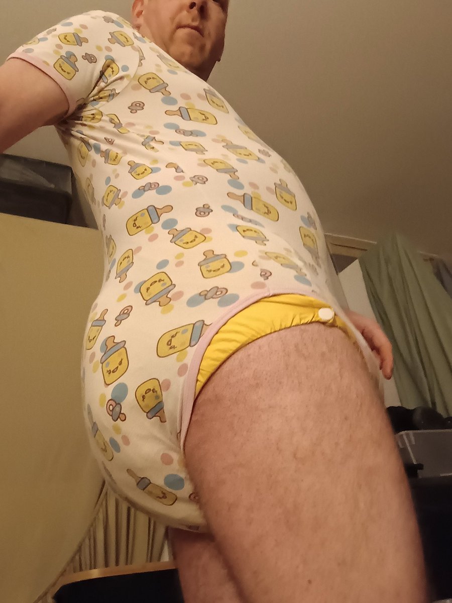 TOMHAE75's tweet photo. Tom 50 betaloser aus Germering immer auf der Suche nach #herrin #alphas oder #paaren die mich erziehen und erniedrigen 
#betaloser #beta #loser #sissy #diaper #diapersissy #windelfetisch #abdl #ageplay #humiliation #regression https://t.co/7s8XMidn5J
