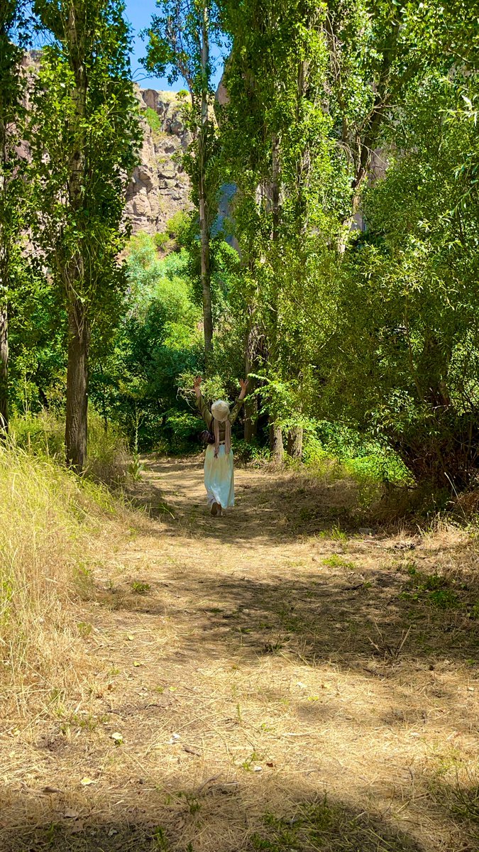 Helindemirbuken's tweet photo. Dağlar, taşlar, uçan kuşlar ve ben🌿Elhamdulillah ✨ https://t.co/2KRb0p7UVO