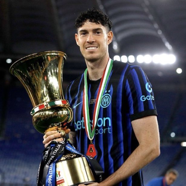 im_timmyliv0x's tweet photo. Bastoni to Liverpool, Who say no? https://t.co/KZcRjjkadY