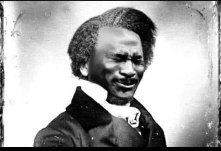 Tchwameni's tweet photo. Leta leta leta !!
Ayiti pa pwodui iPhone 17, Ayiti pa pwodui Lace, kote kòb sa yo sòti, kote moun sa yo ap travay ? https://t.co/rAeBThrnwb