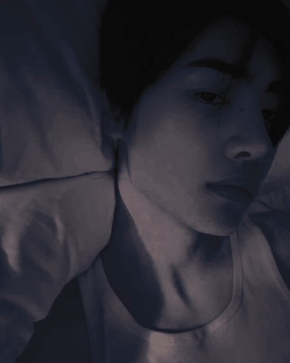malesdito's tweet photo. ㅤ
ㅤ࣪ ㅤㅤ •ㅤㅤ ˖ㅤ ˙ ㅤׅ  ㅤ •ㅤㅤ˙ㅤ ˖ㅤ ˙ㅤ   ࣪  
ㅤDespertei depois de hibernar depois
ㅤde uma manhã em treinamento com
ㅤOrochimaru. Notei que minha amiga
ㅤsumiu do seu lar no canto do quarto,
ㅤna verdade estava no pé da minha
ㅤcama. Resolvi me divertir com ela.
ㅤ https://t.co/M4zX2qhWb0