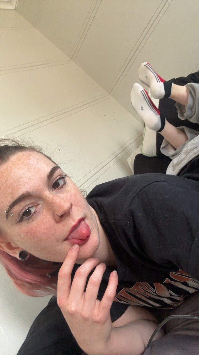HarmonyCalico's tweet photo. DMs closed  LoyalFans only. First 20 get HALF OFF. You're crawling to me either way. Clock's ticking, bitch

https://t.co/F8PGZavLHj https://t.co/B1sAnMuLXV