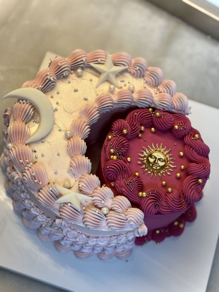 purelivn's tweet photo. celestial cakes https://t.co/pi87Fmx6nO