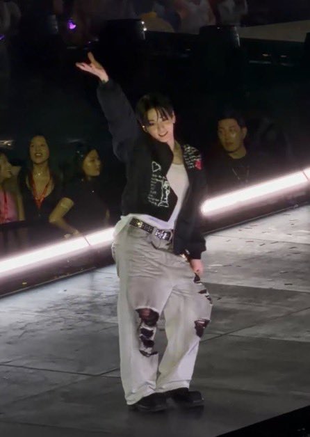 koogifs's tweet photo. this diva https://t.co/dvAcLvS2hk