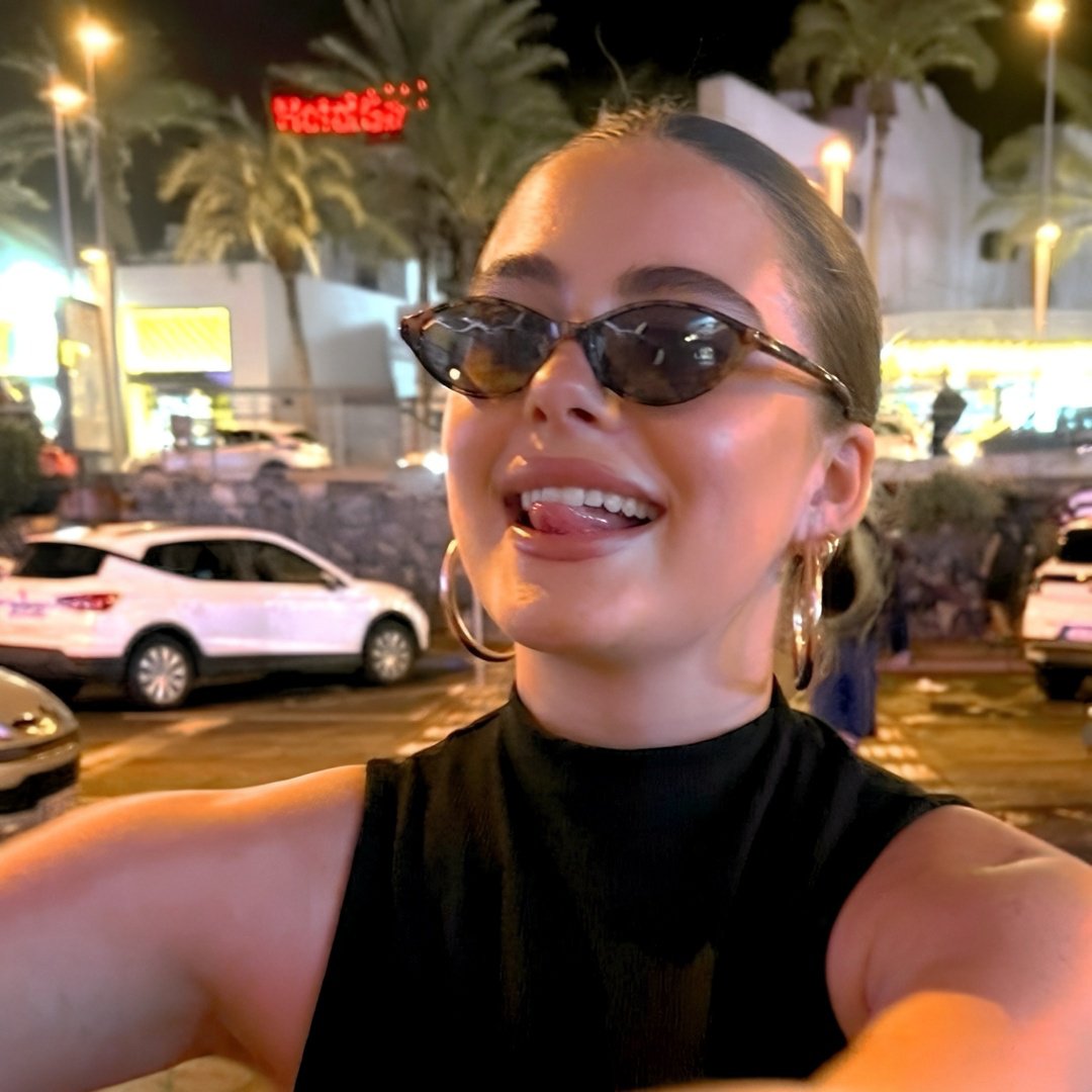 ellabrightpic's tweet photo. she’s so pretty it’s insane https://t.co/CLGOzAHGKF