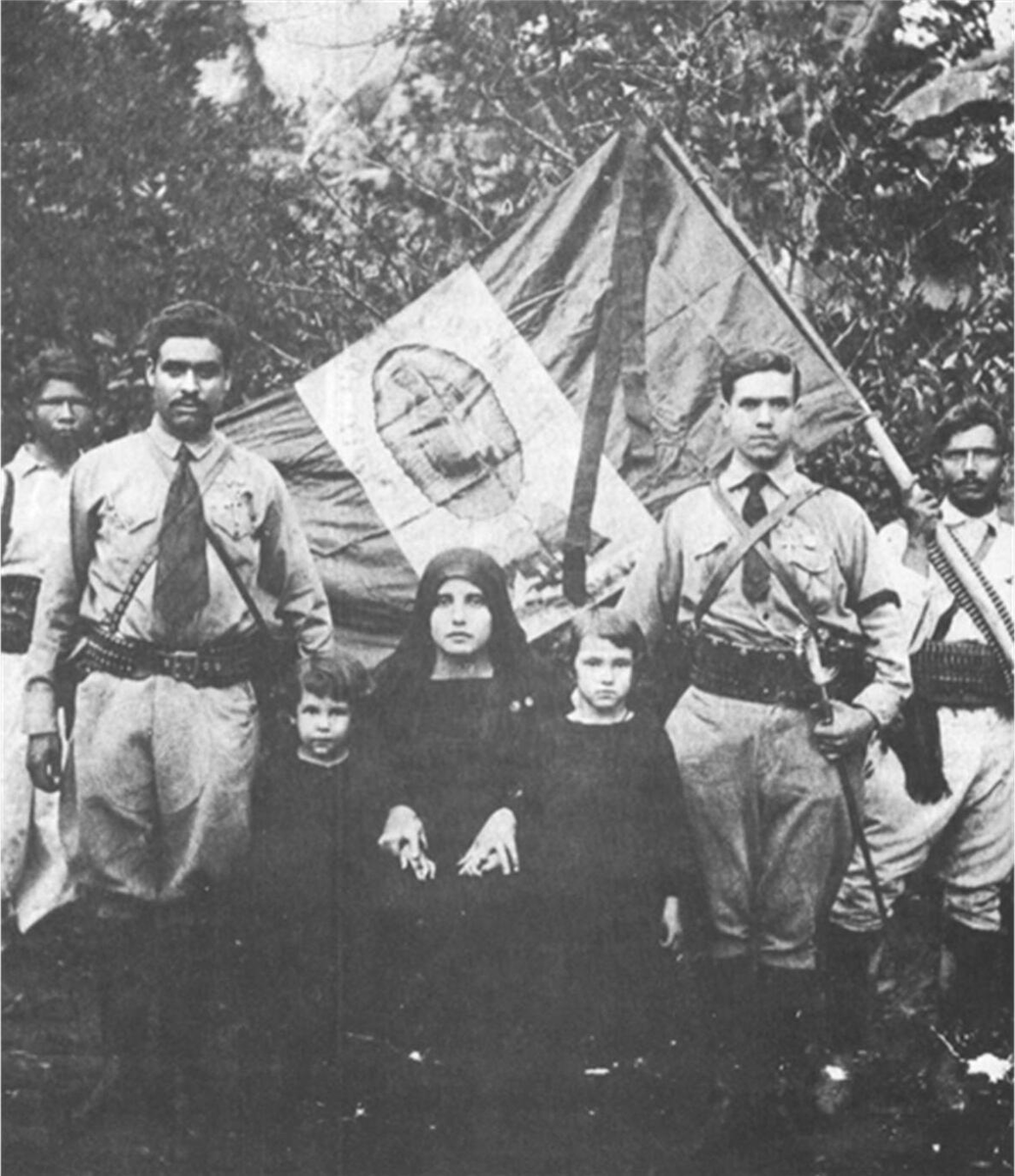 FrMatthewLC's tweet photo. Today we celebrate the 100th anniversary of the start of the Cristero War.

Mexican Catholics rose up in arms to reopen their Churches against government oppression.

“¡¡Viva, Cristo Rey!!” Long live Christ the King!! https://t.co/eeLKLMU15c