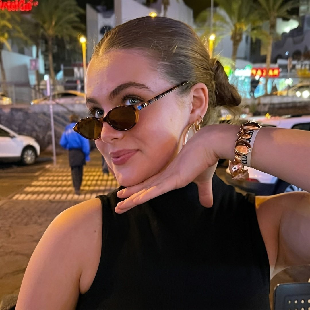 ellabrightpic's tweet photo. she’s so pretty it’s insane https://t.co/CLGOzAHGKF