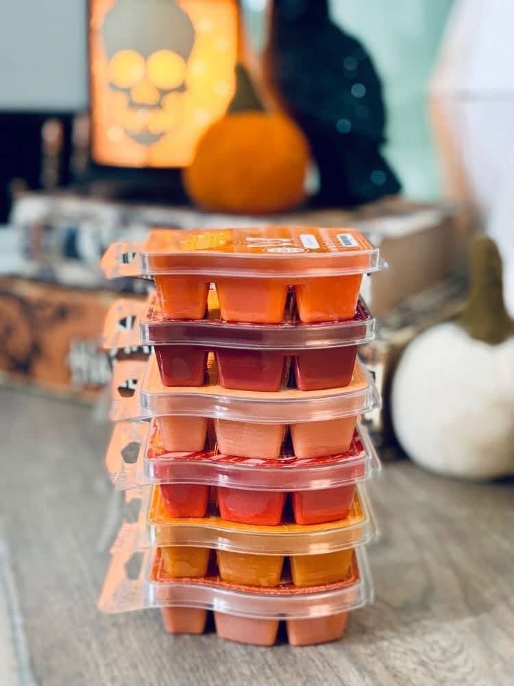 lisainsocal's tweet photo. 🍎 Cider Mill
🍂 Forever Fall
☕️ Spiced Apple Chai
🪵 Mulberry Oak
🌰 Spiced Pecan Crème
🎃 Have S’more Pumpkin
https://t.co/uR3V6mn4ZZ
#fallscents #seasonal #autumn https://t.co/ucnlqpGiLx