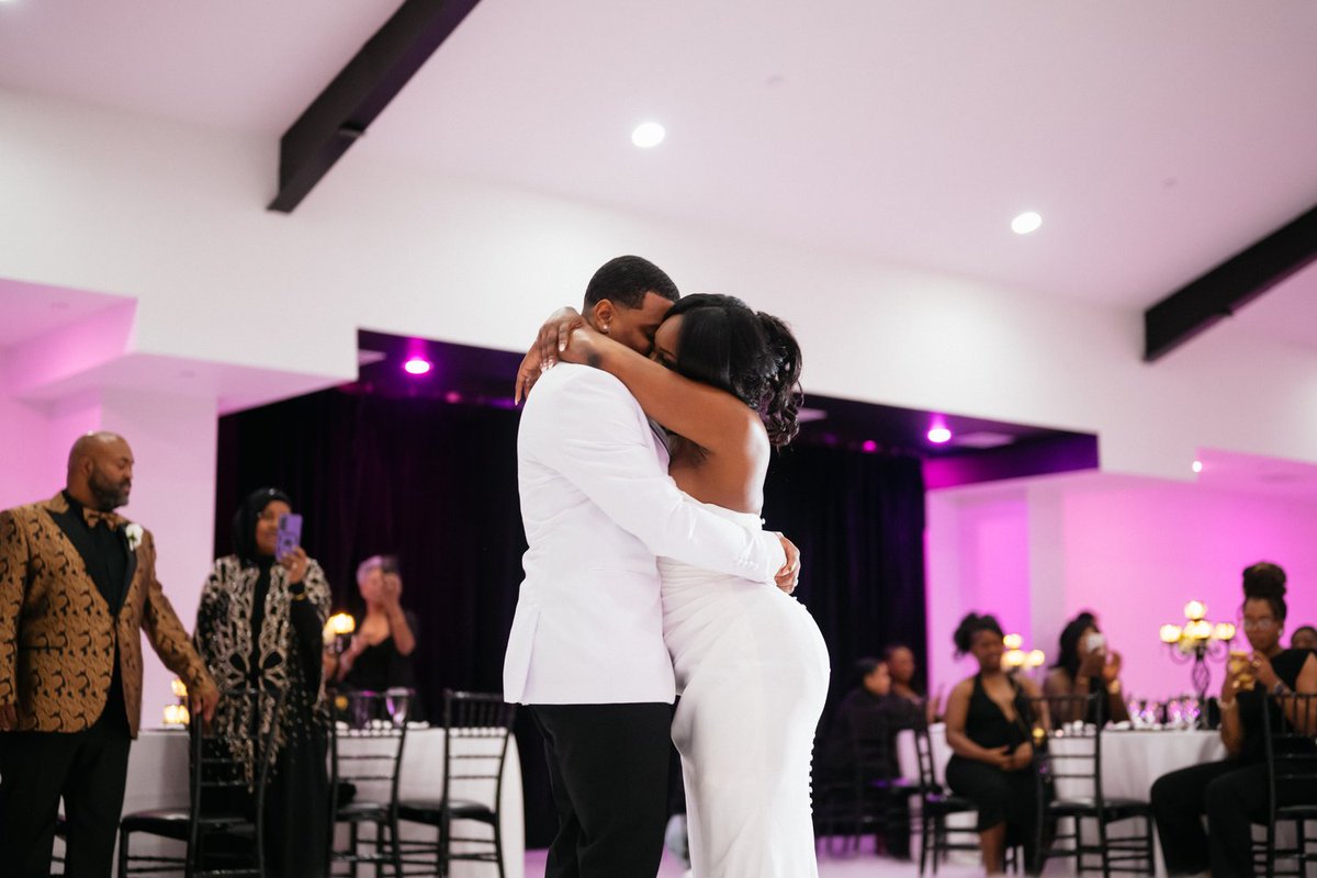 exquisitehtx's tweet photo. In this moment, two hearts become one. Choosing each other is the greatest vow of all.

#HoustonWeddings #AustinLoveStories #DallasBrides #exquisitehtx https://t.co/O3miOrCmcR