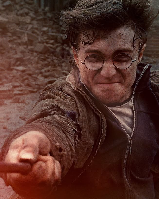TheHPfacts's tweet photo. 15 years since the HARRY POTTER films came to an end with the release of Harry Potter and the Deathly Hallows - Part 2 ⚡ https://t.co/GneVovdHPB