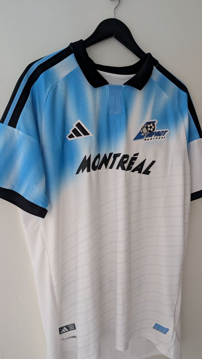 NiltonJorge's tweet photo. 🚨 INFO CCPP

Un auditeur du CCPP nous a envoyé des photos du maillot rétro de l'Impact de Montréal.

Allez-vous l'acheter et faire un flocage d'un joueur en particulier?

#CFMTL #IMFC