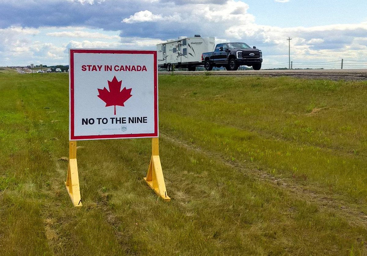 jakob_moffitt's tweet photo. Signs are starting to go up along highways. 🇨🇦🪧

Stay in Canada. No to the Nine. https://t.co/J9kSfOoJXO