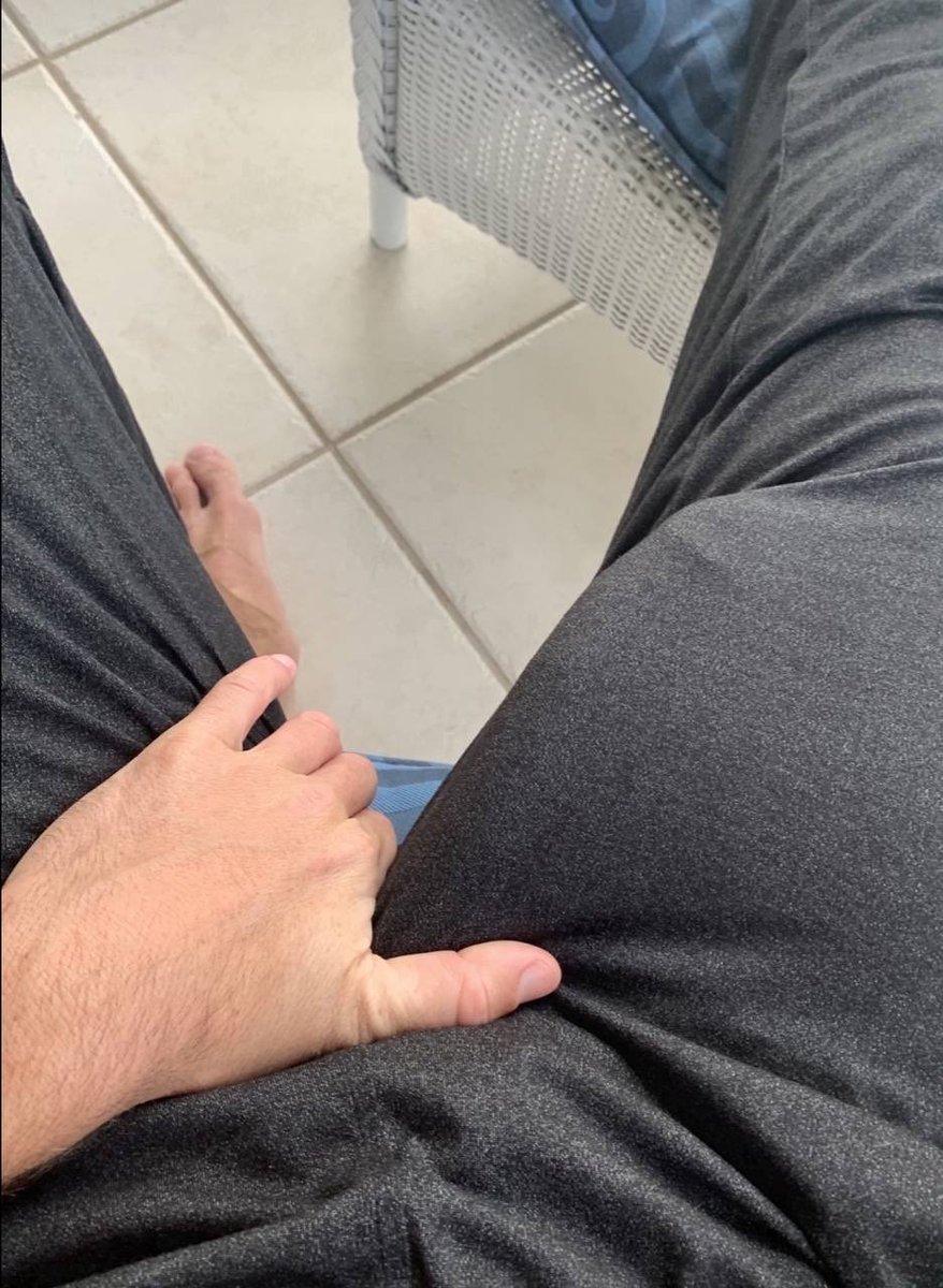 alexu20yo's tweet photo. Finally got some new balcony furniture https://t.co/hKZnRNwS30