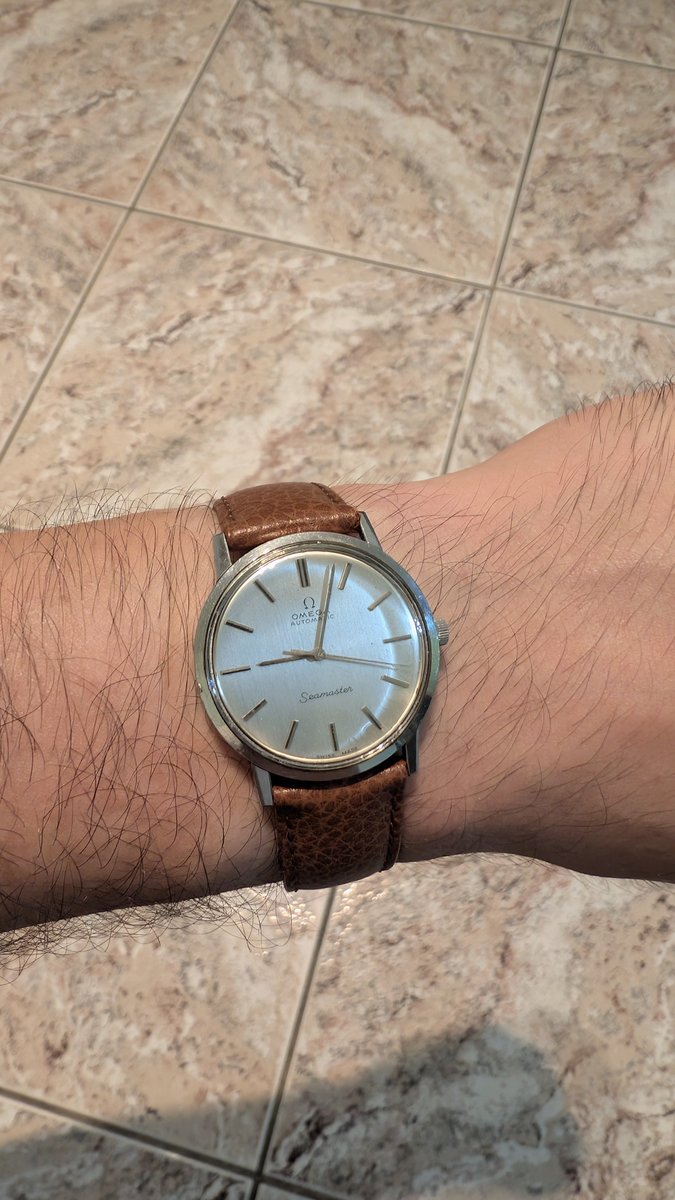 RamiroCoMa's tweet photo. @Relojes_GC Por poco más de €1000 te puedes comprar un Omega vintage de finales de los 60 y un Orient Star también (aunque empezar con un reloj vintage es complicado si no sabes reconocer los originales). Mi humilde opinión y en parte por qué también quería presumirlos a los comunidad jeje https://t.co/dJqUvLILgo