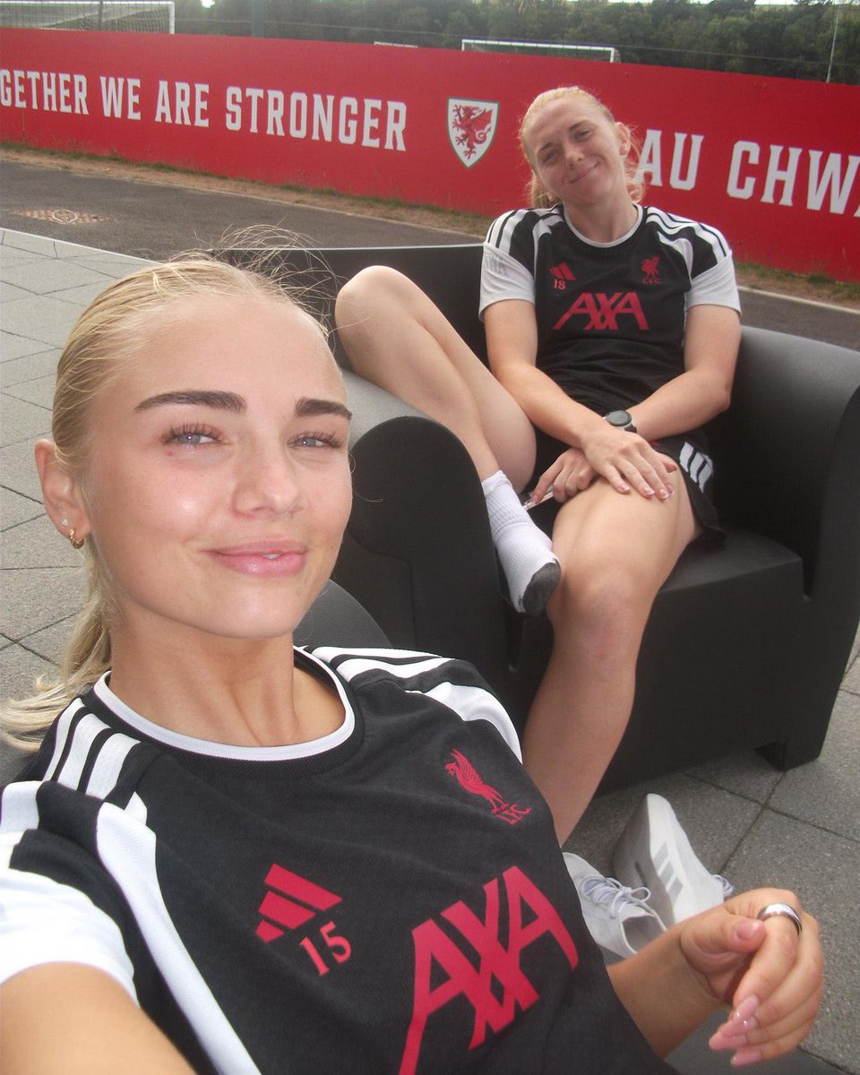 LiverpoolFCW's tweet photo. Digi diary: Wales edition 📸 https://t.co/NvHaGv2NFe
