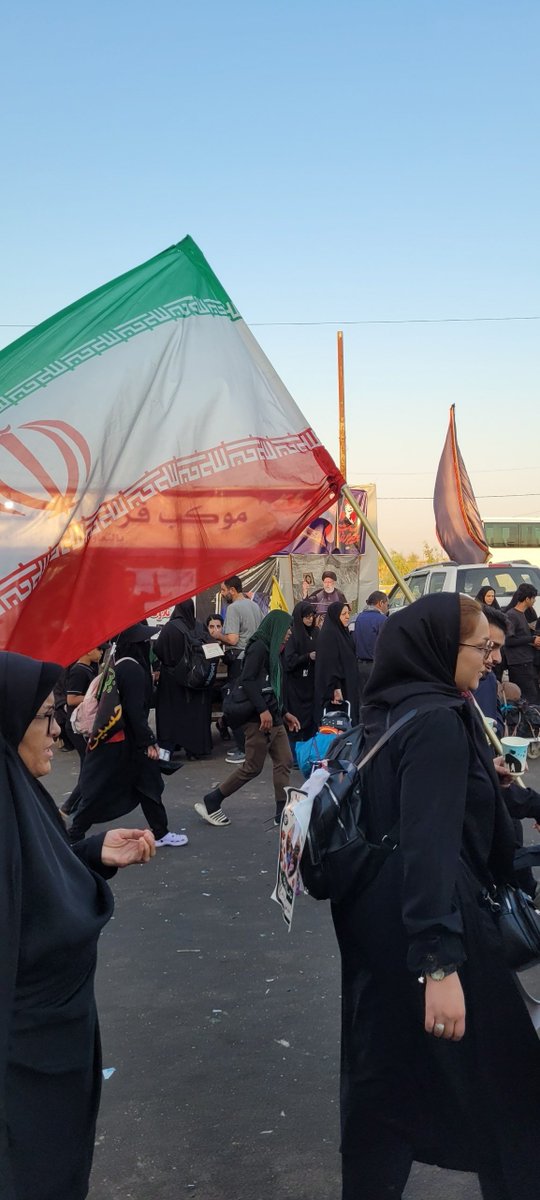 Fatemeh_gooli's tweet photo. اربعین یعنی ملت‌ها در کنار هم، با یک هدف و یک نوا؛ لبیک یا حسین.
#یا_لثارات_الحسین 
#هناسم_حسین https://t.co/rtaqRm5p0r