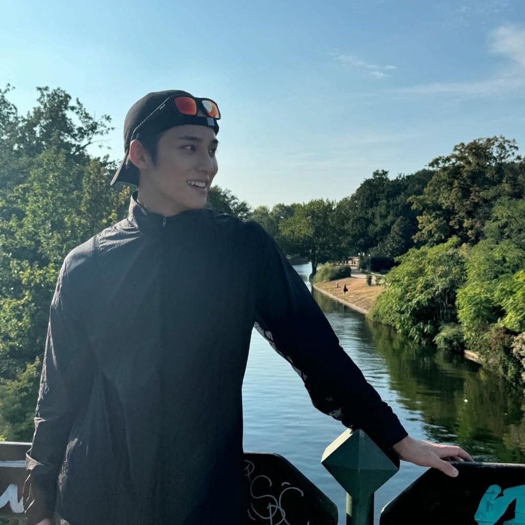 outragd's tweet photo. good afternoon zombie world 🧟‍♂️ it’s hot as balls but hiking is actually fun guys. :] i hope everyone is having a good day so far. take care or face the consequences of losing your brain. c: https://t.co/PBYaisCDFT