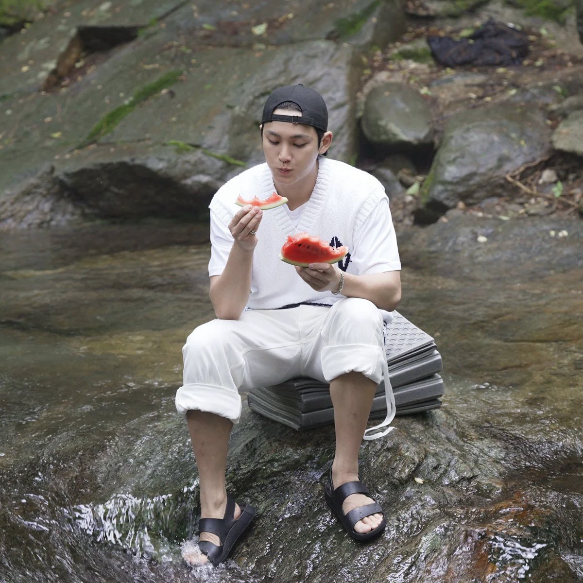 outragd's tweet photo. good afternoon zombie world 🧟‍♂️ it’s hot as balls but hiking is actually fun guys. :] i hope everyone is having a good day so far. take care or face the consequences of losing your brain. c: https://t.co/PBYaisCDFT