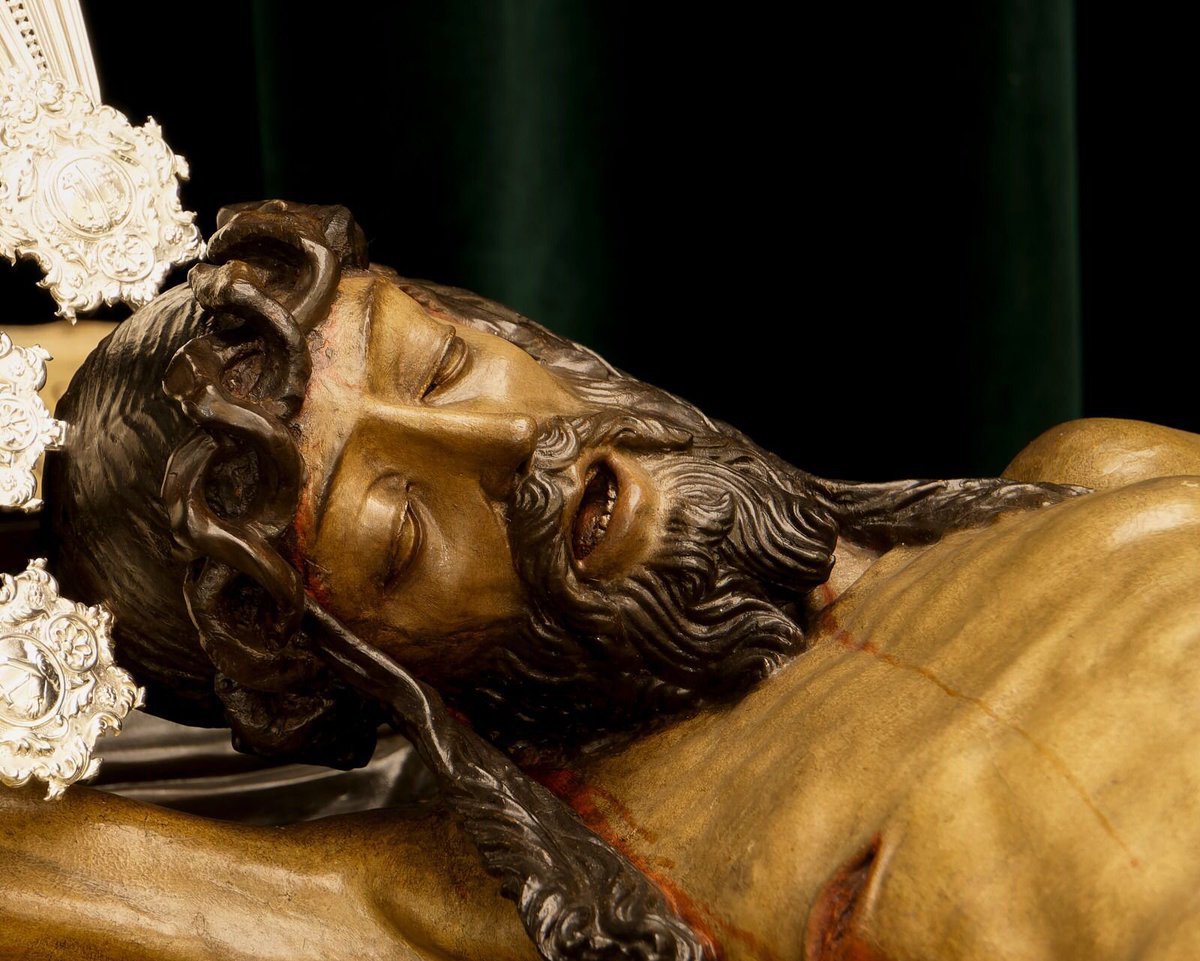 el_lorenzo2's tweet photo. El claro ejemplo de la grandeza de nuestra semana santa .
En su DNI son más de 500 años y no es nada mediático .
En otra ciudad se pelean por el . https://t.co/OyfKwoa2Wf