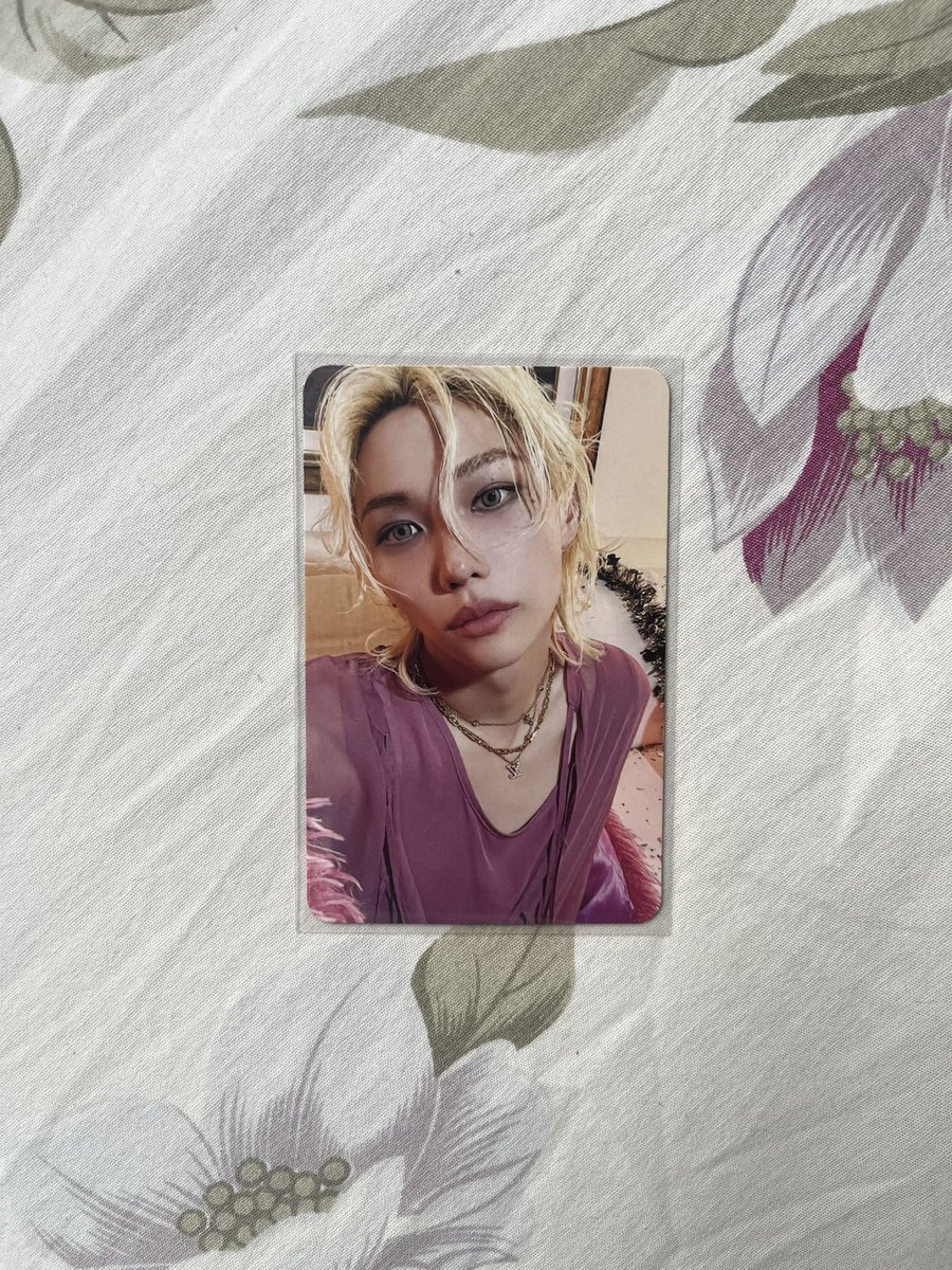 ihub__'s tweet photo. Feedback positivo para @ellieberrys que me vendeu essa FADA 😭😭😭😭 os brindes tbm são muito bonitinhos veio bem embalado tudo de bom https://t.co/uzfsQFKm6N