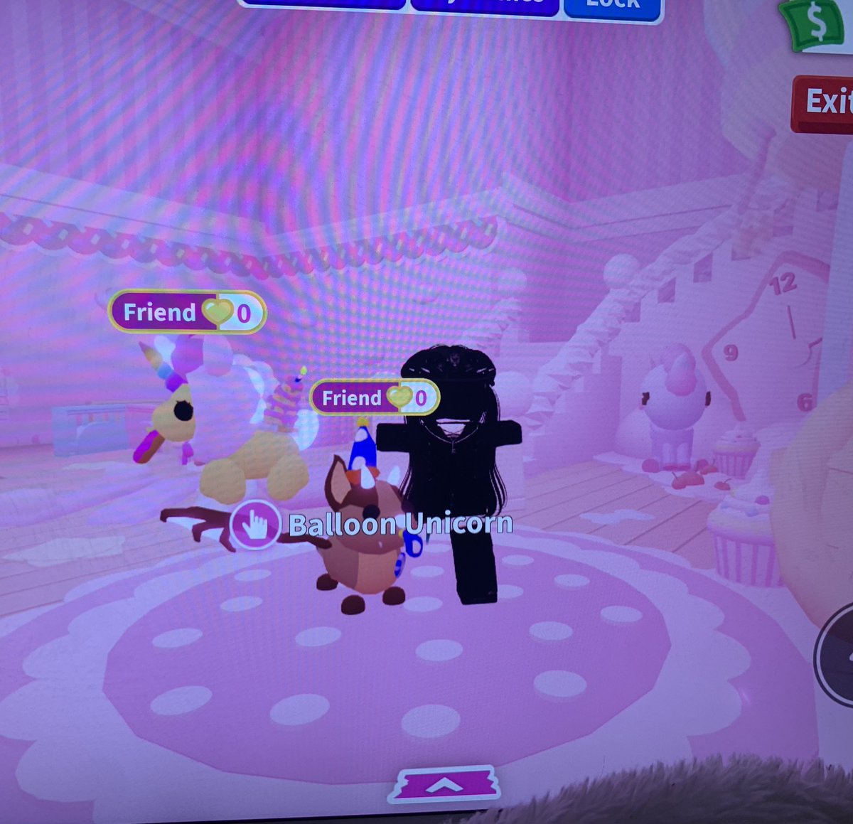 lnternetkitty's tweet photo. wdym we cant play adopt me all day babe #roblox #adoptme #robloxadoptme #kawaii #dahood #feet https://t.co/MhYlE18HU6