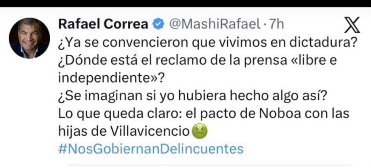 alvaro_exa's tweet photo. Prohibido olvidar quién utilizó las cadenas para gobernar, acusar y dividir. Prohibido olvidar quién confundió durante una década al Estado con su proyecto político. Y prohibido aceptar que ahora, porque las voces que ocupan la pantalla ya no le obedecen, el mayor propagandista de nuestra historia reciente pretenda dictar lecciones sobre el uso de la comunicación pública. CÍNICO.