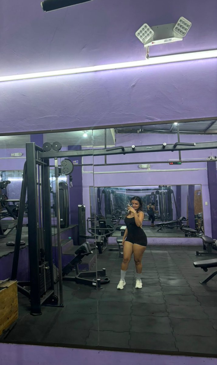 Lic_Noemi_Reina's tweet photo. Dándole duro🫦así como me gustaría que me des papi🫦❤️‍🔥ven disfruta de mi contenido rico 🫦y ver como me vine en el gym😍❤️‍🔥 https://t.co/DfgxNVSnLM