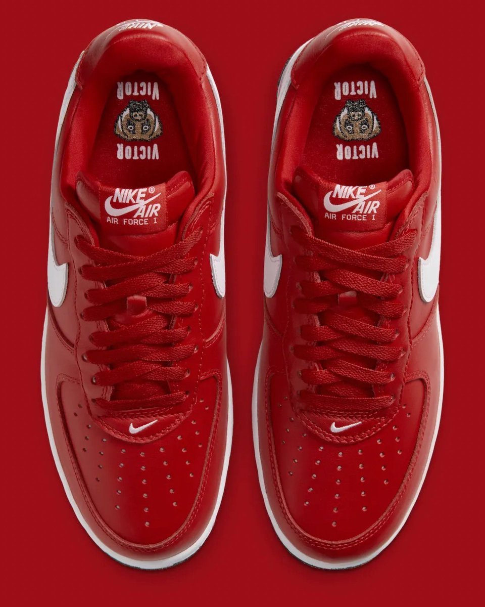Ovrnundr's tweet photo. Victor Victor x Nike Air Force 1 Low '01 "University Red" ❤️🐶 

• $150
• August 6th 

- Featuring the 2001 AF1 mold https://t.co/CBI0WTnGi2