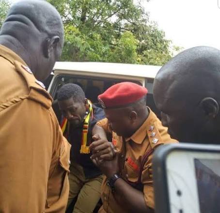 Ntalebrian22's tweet photo. These pictures were taken after HE Bobi wine tortured himself. How could he do that? He tortured himself yet he was just beaten properly.

Is not aware that in 56yrs there's no torture? https://t.co/BnLR1oTAv4