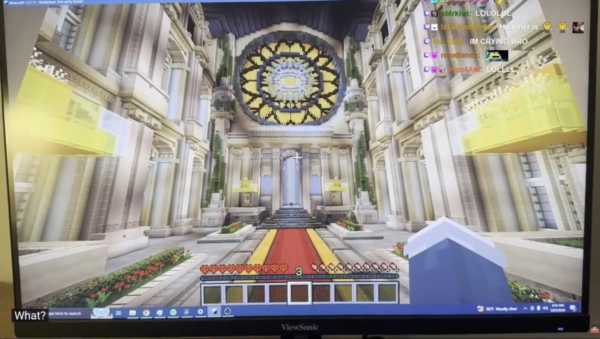 Decayed086's tweet photo. Wifies’ one monitor set up 😭 https://t.co/jZGt8SAC00