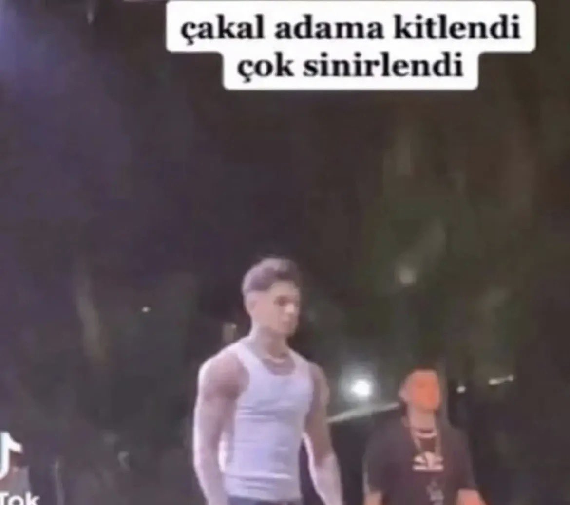 amonostoros's tweet photo. crush fanlarını gördüğümüzde https://t.co/2JFpA9aG4L