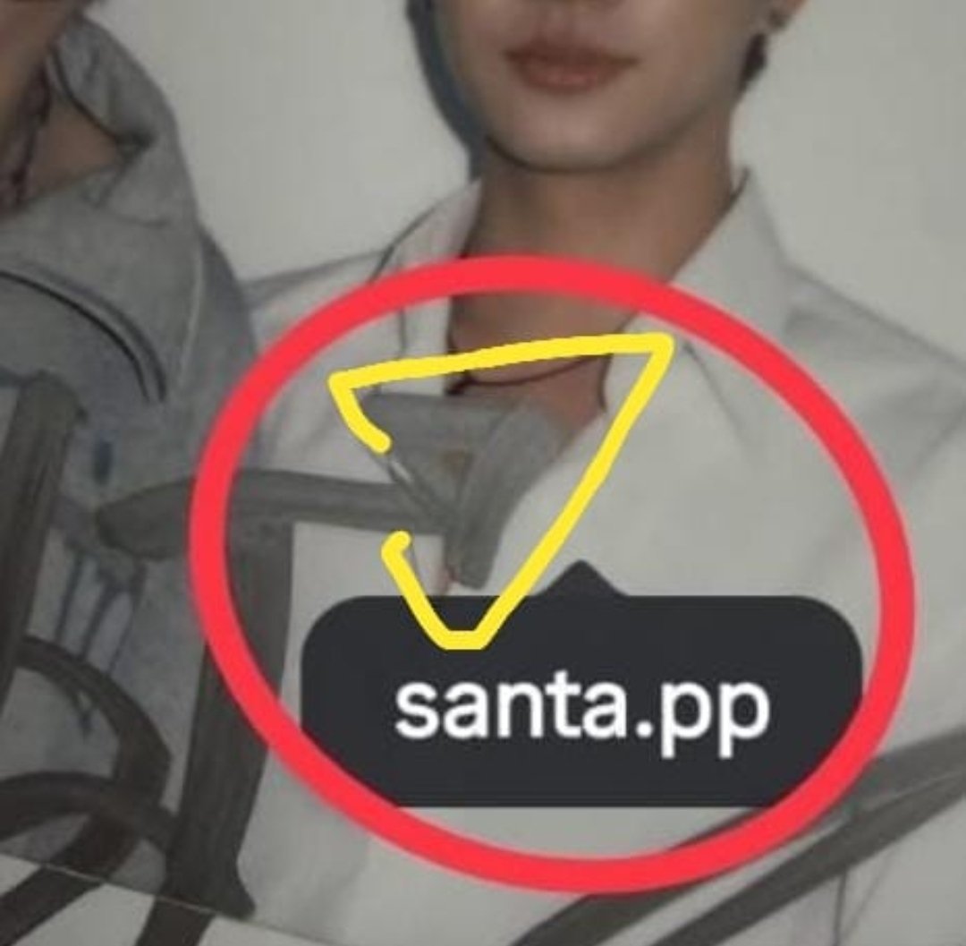 UWMALAMERICA's tweet photo. I still can't stop thinking about this.

Perth's need to clear this up all the time makes me think that this is extremely important to him.

I've followed him since he was 16 years old, and I know how stubborn he is when he puts his mind to something.

Is Santa really that important to him, or is it just fanservice?
Santa is definitely very important to Perth, so much so that he wants to show it all the time. 

But he doesn't just stick to words, because "words are just carried away by the wind"; he proves it with actions, in his support and protection, but also in his emotional enjoyment. Haven't you seen it yet? ...his smile and the happiness in his eyes. 

Maybe 100% of it isn't exclusively because of Santa, but 90% of it is, and for the other 10%, Santa is right there with him 🤭 enjoying other things too.

Perth has said it ad nauseam: Santa is his person, and (at least at this stage of his life) he is all he needs.

I chose to believe him many years ago. When he cries, when he's frustrated, when he's angry, when he's happy, when he's proud, when he's grateful, and now also when he says he loves SANTA... I believe him.

Unlike others, I don't need labels or a specific title for their relationship. 

I just know that right now, Perth wants to belong to Santa, and I think Santa feels the same way in every sense.

the rest is just the rest 😌