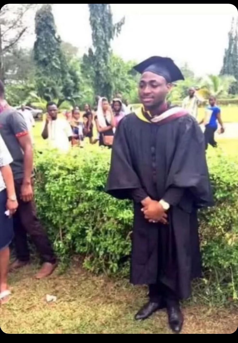 sojiJr's tweet photo. I no go recreate this picture ke? @davido

BSc Software Engineering, First Class Honours! https://t.co/AUPE8agegY