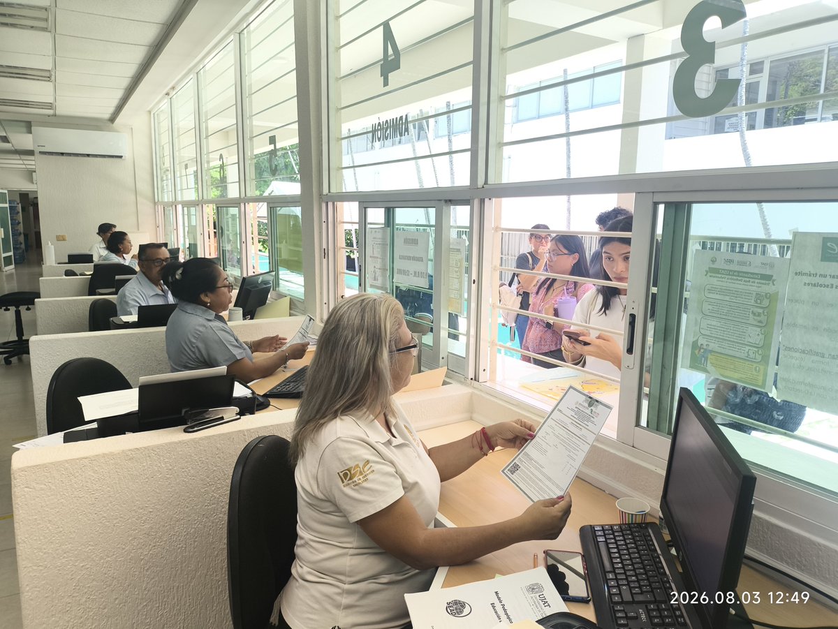 BuzonDse's tweet photo. La Universidad Juárez Autónoma de Tabasco continúa este lunes 3 de agosto la tercera etapa del proceso de admisión, que comprende la validación de documentos e inscripción de los aspirantes aceptados para el ciclo escolar agosto 2026 - febrero 2027. https://t.co/ER0VubsSiC
