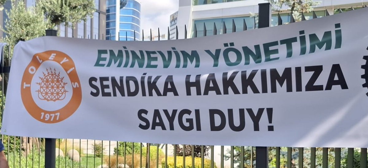 Toleyis1977's tweet photo. Eminevim iştiraki MÖVENPİCK HOTEL çalışanları haklarını alana kadar mücadeleye devam edeceğiz. Yılgınlık yok tek başına. Ya hep beraber, Ya hiç birimiz! 

#Eminevim https://t.co/SBgFB0PPwG