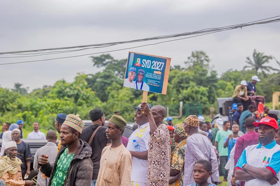 SalihuDanlad's tweet photo. Our Thank You tour to Kwara South continues; this time around we visited Oyun, Offa and Irepodun Local Government Areas of our dear state. Our profound gratitude goes to their Royal Majesties, the traditional rulers in these three local government areas, for receiving us wholeheartedly and for their prayers and royal blessings. We are sincerely grateful to all of them particularly the Olupo Ajase Ipo, Oba Ismail Yahaya Alebiosu, the Elerin of Erin-Ile, Oba Jimoh Adebowale Adesoye Adetona I and the Olofa of Offa kingdom, Oba Mufutau Gbadamosi Esuwoye for acknowledging and appreciating the good works of His Excellency Mallam AbdulRahman AbdulRazaq CON across the state and their supplication for the government, the APC and all her candidates in the 2027 general election.

Like we reiterated to the ecstatic and jubilant throng of supporters who received us, our government would build on and sustain the legacies of His Excellency Mallam AbdulRahman AbdulRazaq, and we would not disappoint the people of Kwara State insha Allah. With me on the tour were our candidates for the National Assembly and House of Assembly elections, the APC chairman and other stakeholders.

SYD