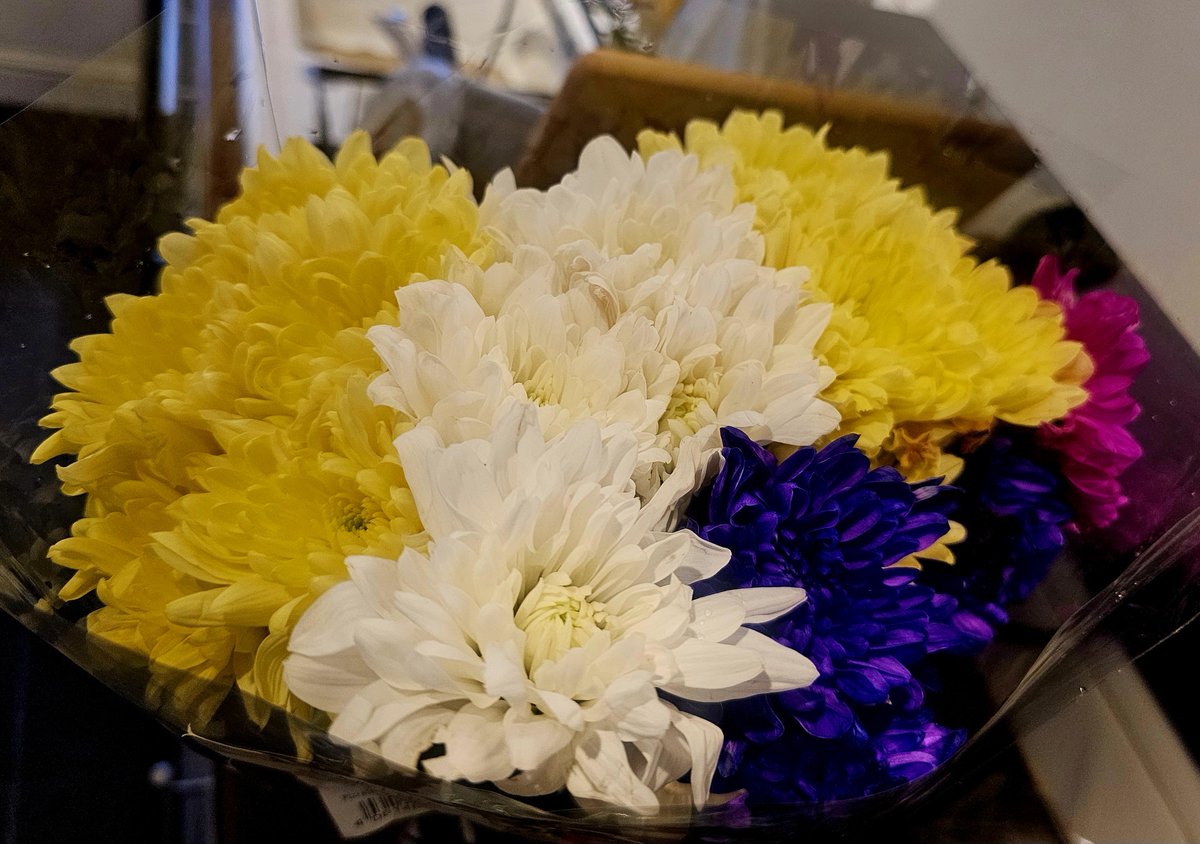 GagganSabh07's tweet photo. Flowers for #Krishnaji and friends. Thank you to the #besthusbandever for looking after and taking care of me and for these beautiful flowers 💕💕. https://t.co/3MOo97B2Am