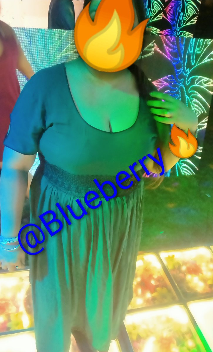 BlueBerry83884's tweet photo. 💋💋 https://t.co/uOW0Xva9Pz
